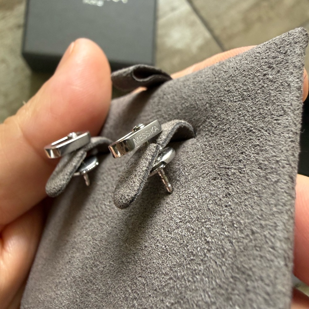 Messika Move Uno Ear Studs White Gold with Diamond - Picture 8 of 9